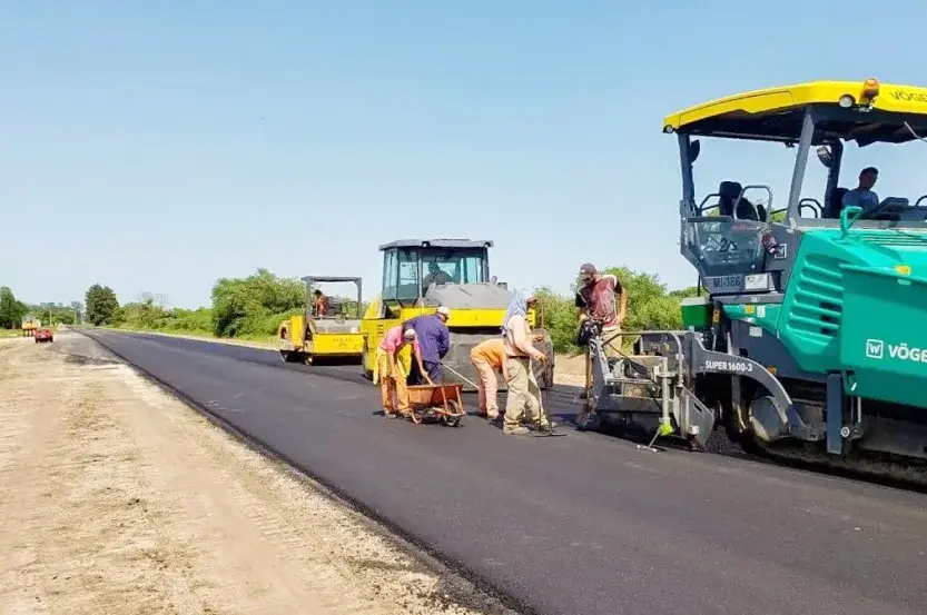 Destacan que Vialidad interviene más de 1.000 kilómetros de rutas entrerrianas y va por el 100% de las vías primarias