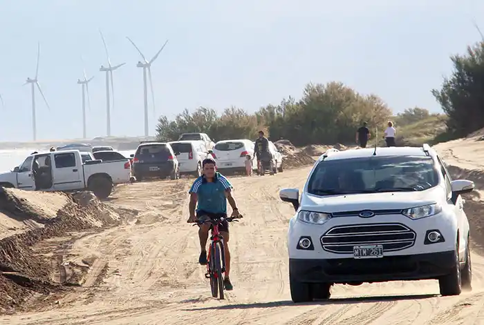 Definen detalles de las bajadas a la playa