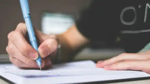 Por qué escribir a mano mejora la memoria y el aprendizaje