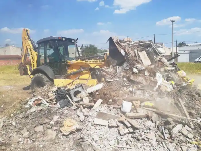 Intensas tareas de eliminación de microbasurales en el San Miguel