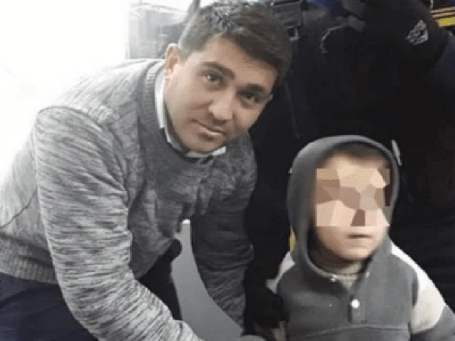 Olvidó a su hijo de 3 años en un colectivo y el chofer lo rescató