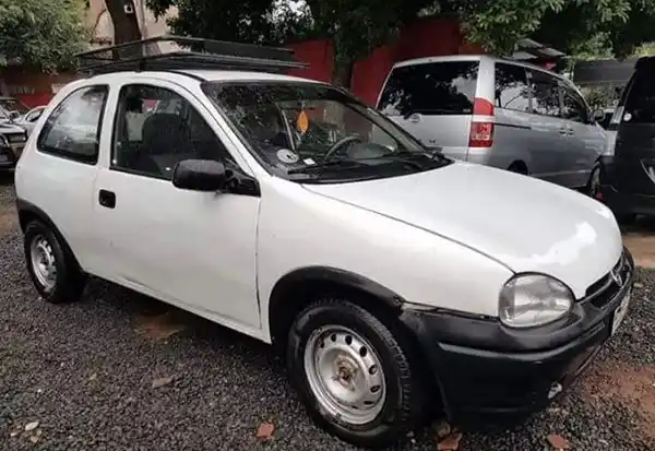 Tenía llaves de viviendas y robaba junto a un cómplice