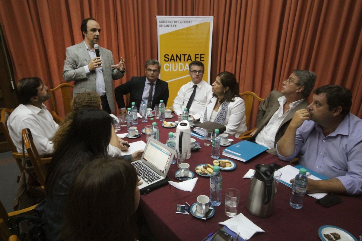 Escuelas de Trabajo: se presentó el programa a autoridades de la UNL