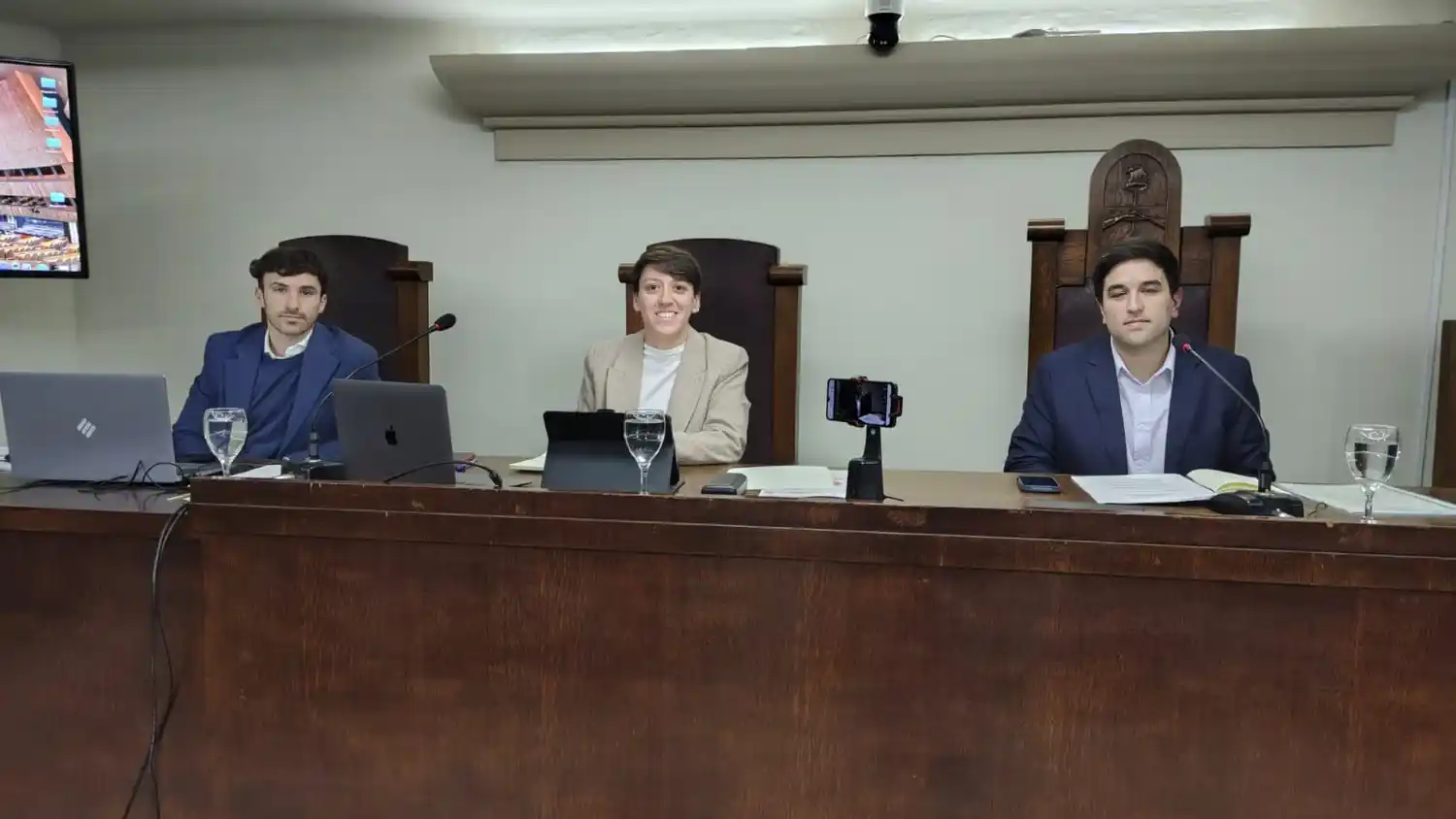Lucía Gómez y Rodrigo Echayre respondieron a la interpelación y ratificaron el compromiso con la transparencia