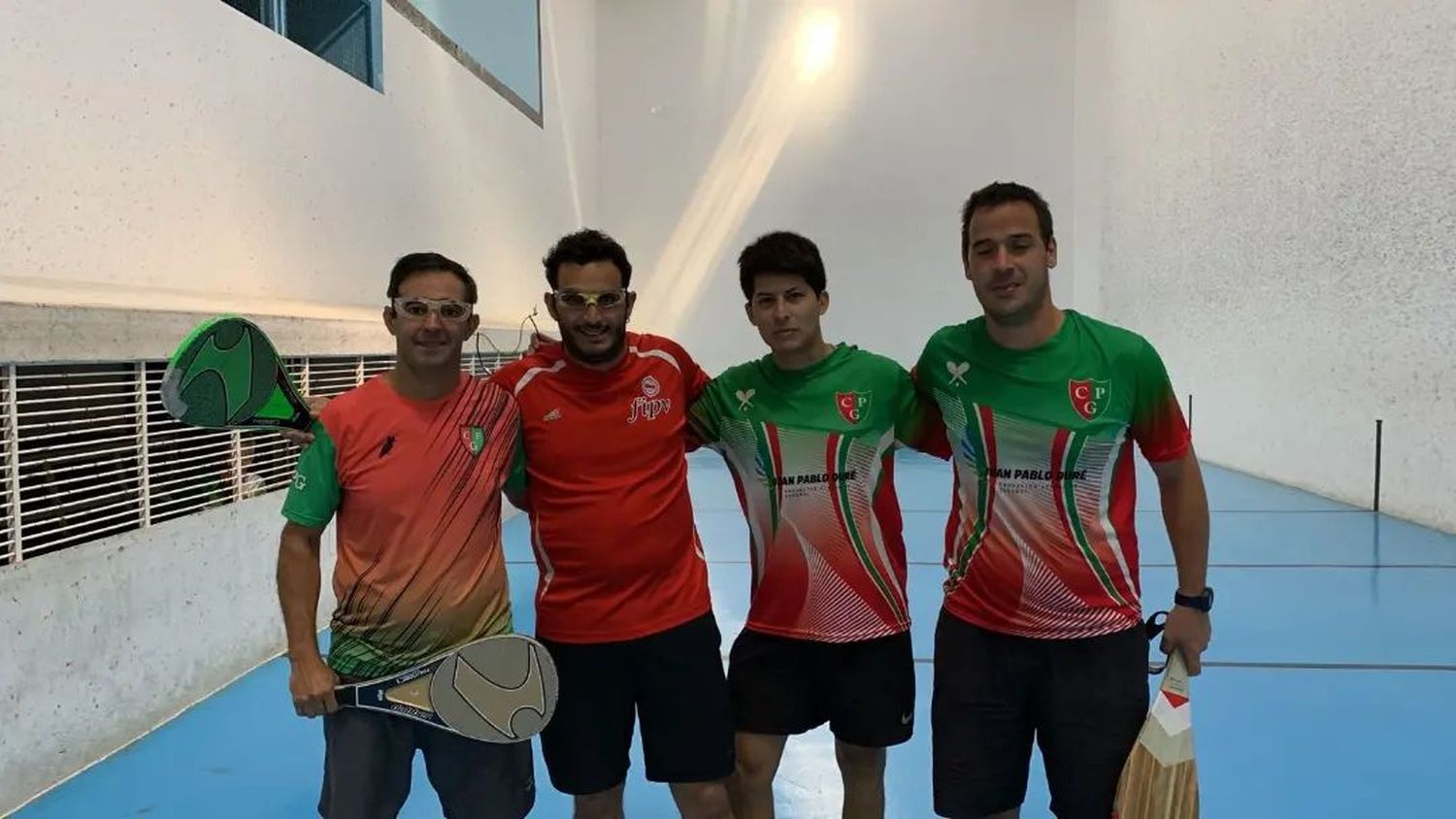 Todo es febril actividad en el Club Pelota Gualeguay. Se viene un torneo interno que promete ser impactante en todas las categorías. Alrededor de 140 pelotaris inscriptos, todo un récord.