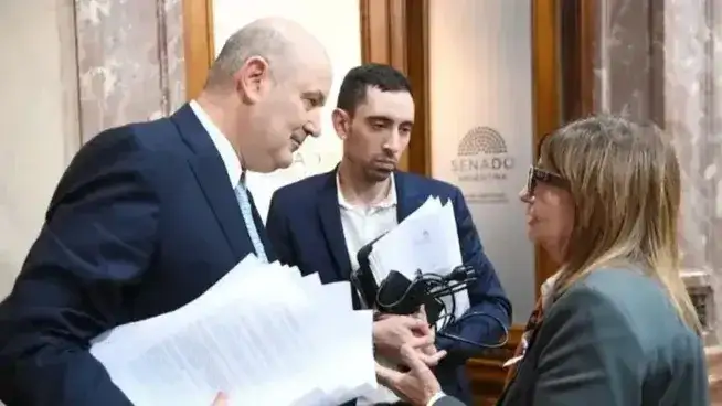 Ante el rechazo popular a la venta de tierras a extranjeros, el Gobierno "suaviza" el proyecto para conseguir los votos