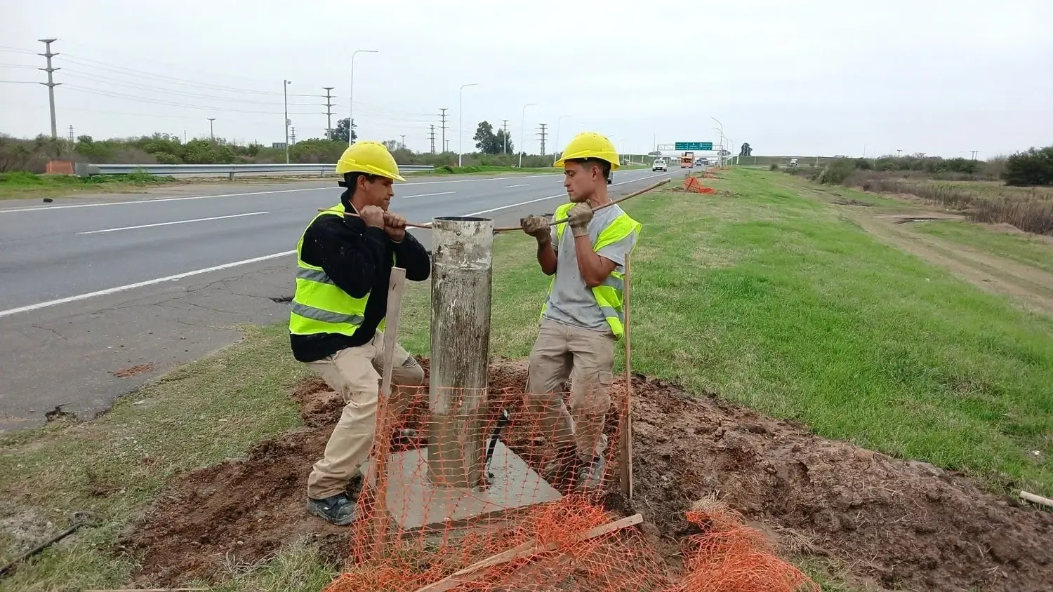 Avanza la iluminación LED de la Autopista Rosario-Santa Fe entre Sauce Viejo y Santo Tomé