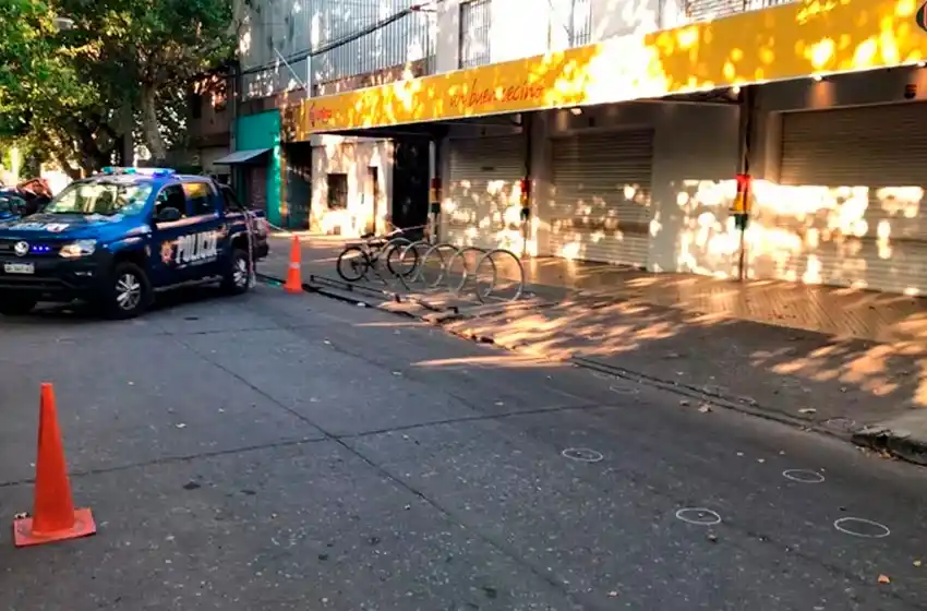 Balearon un local de la familia de Antonela Roccuzzo en Rosario y dejaron una amenaza contra Messi