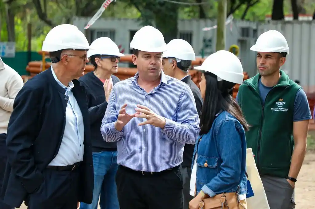 Una comitiva internacional recorrió el avance de las obras en La Esmeralda y visitó el Parque provincial Cayastá