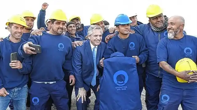 Alberto Fernández: "Es tanto lo que crecemos que no nos alcanzan los dólares"