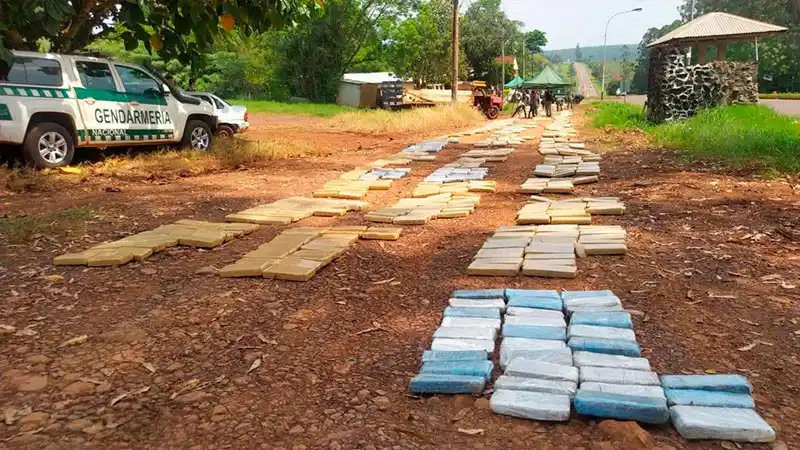 Encontraron más de tres toneladas de marihuana en un camión: el chofer se esfumó