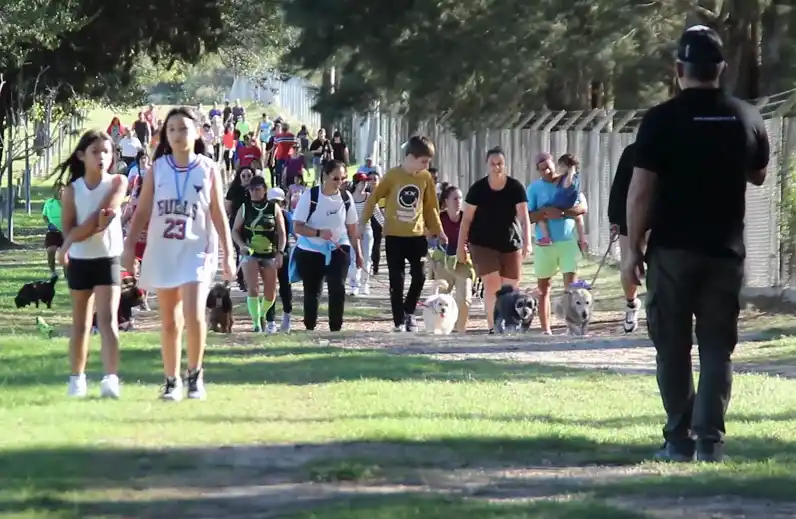 Segunda edición del “Perrotón”: una tarde soleada, familiar y solidaria en Plaza Lacunza