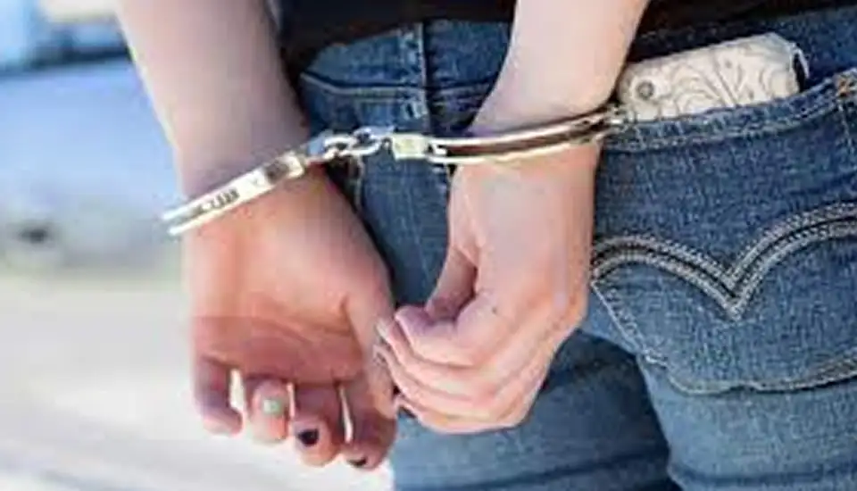 La mujer fue detenida y acusada de hurto. Imagen ilustrativa