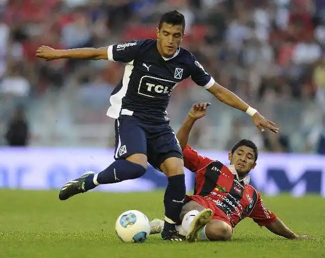 Independiente venció a Douglas Haig y se afianza en la lucha por el ascenso