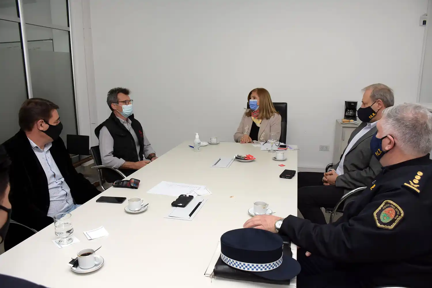 Intensifican controles en minibuses, puerta a puerta y servicios de rutas fijas