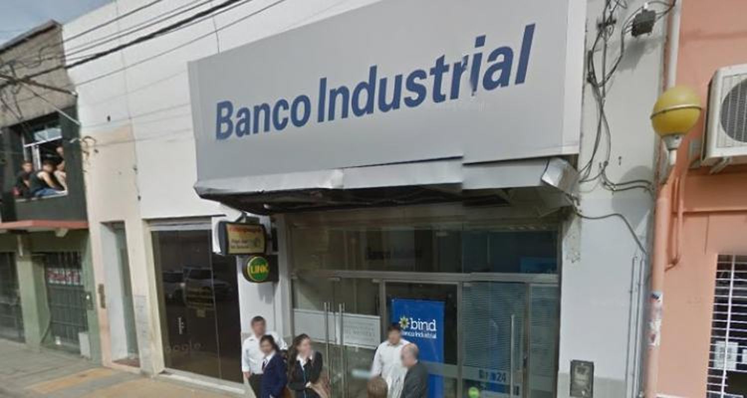 Denuncian que en el Banco Industrial jubilados reciben menos dinero del que le corresponde