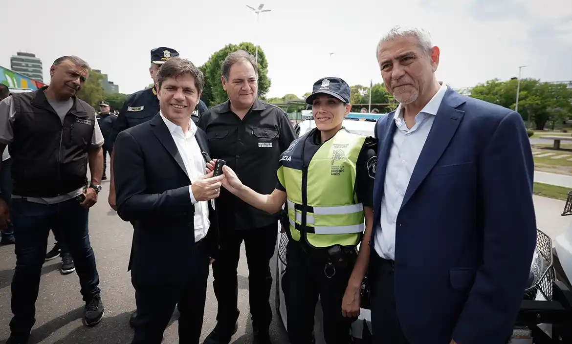 Kicillof entregó 30 nuevos patrulleros para fortalecer la seguridad