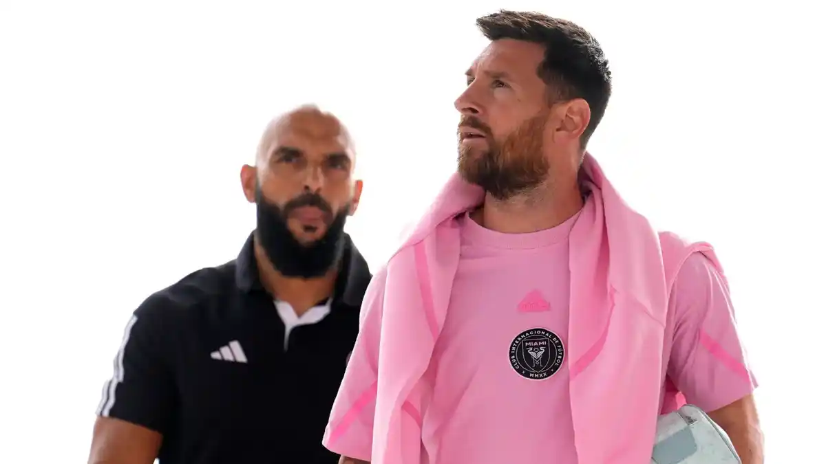 Yassine Cheuko-Lionel Messi - Interna 1