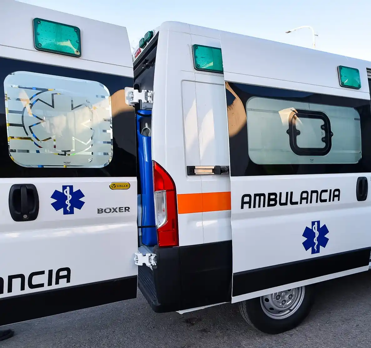 Accidente vehicular en costanera España con lesiones leves