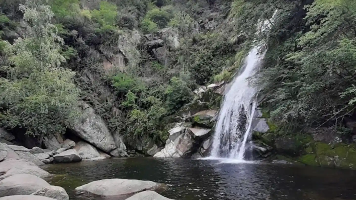 Tragedia en las sierras: un hombre murió ahogado en una cascada de La Cumbrecita