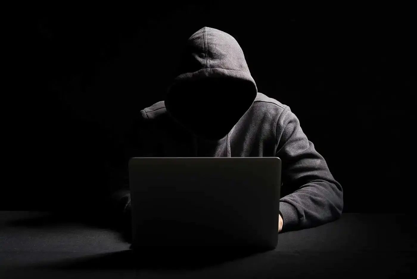 Alertan que pedófilos utilizan inteligencia artificial para crear contenido de abuso infantil