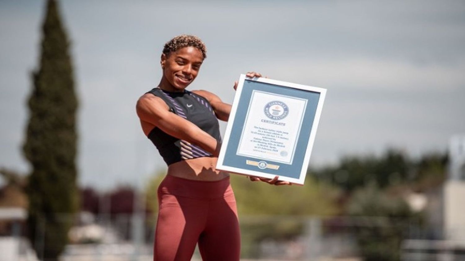 LA PRIMERA LATINA EN EL MUNDO: Yulimar Rojas recibe el reconocimiento del Libro Guinness de Récords por el salto triple “más lejano”