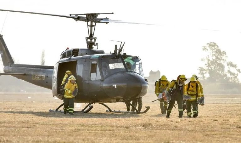 Incendios en el Delta: establecen una guardia permanente con brigadistas por tierra y aire
