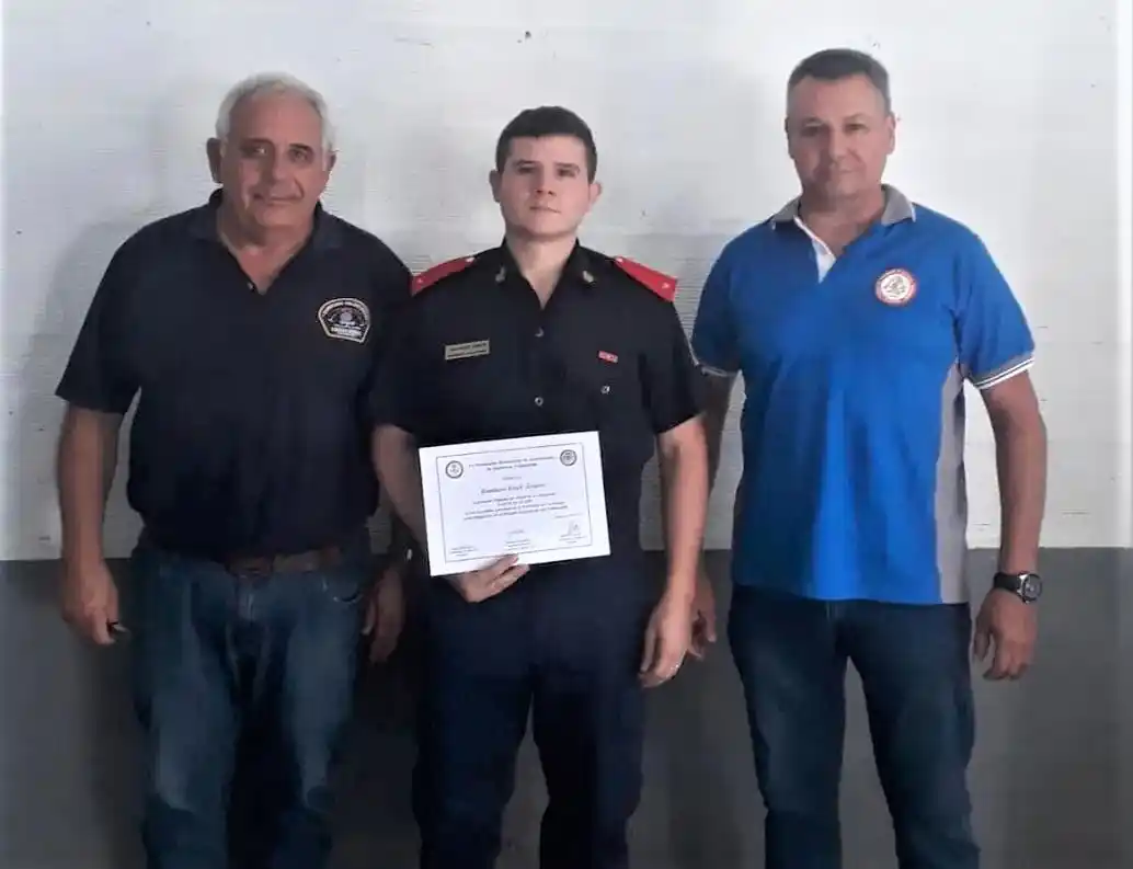 Incluido Chascomús: Reconocimiento a bomberos que acudieron a combatir el incendio en Corrientes