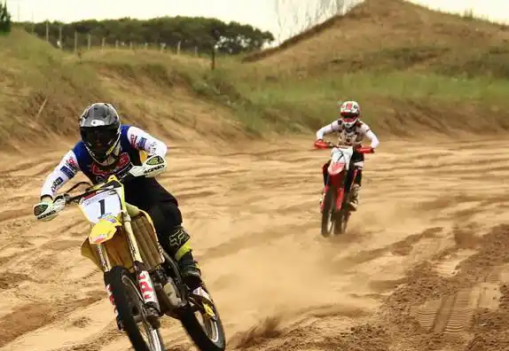 Tres necochenses en podios de Villa Gesell