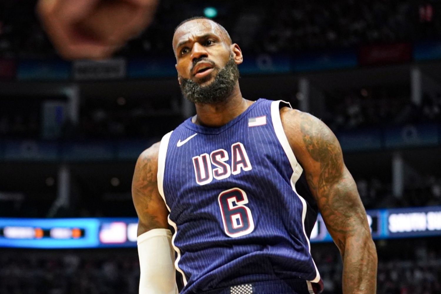 Inédito: LeBron James salvó al Dream Team estadounidense de perder con el país más joven del mundo