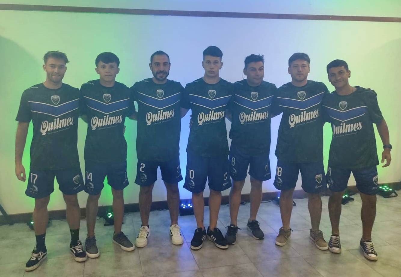 Villa del Parque presentó su nueva camiseta