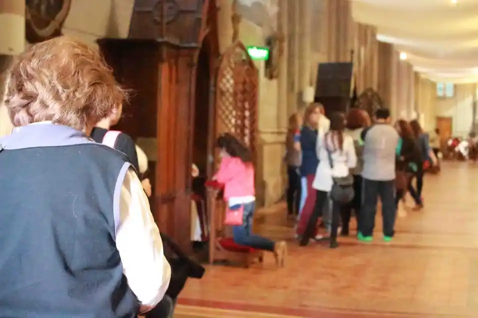 "24 horas para el Señor": un día de confesiones ininterrumpidas y adoración