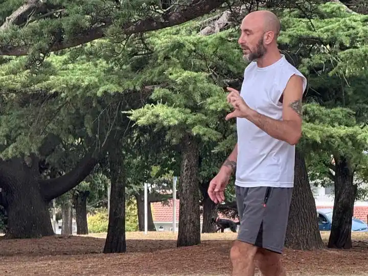 El kinesiólogo Gastón Tello lideró la actividad.