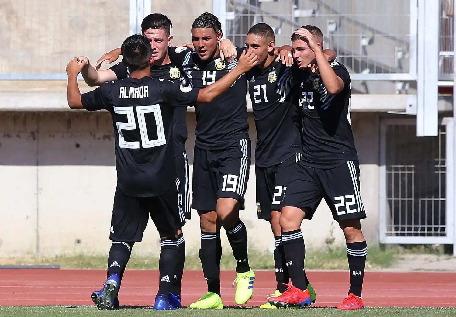 Argentina enfrenta hoy su  segundo partido del grupo B