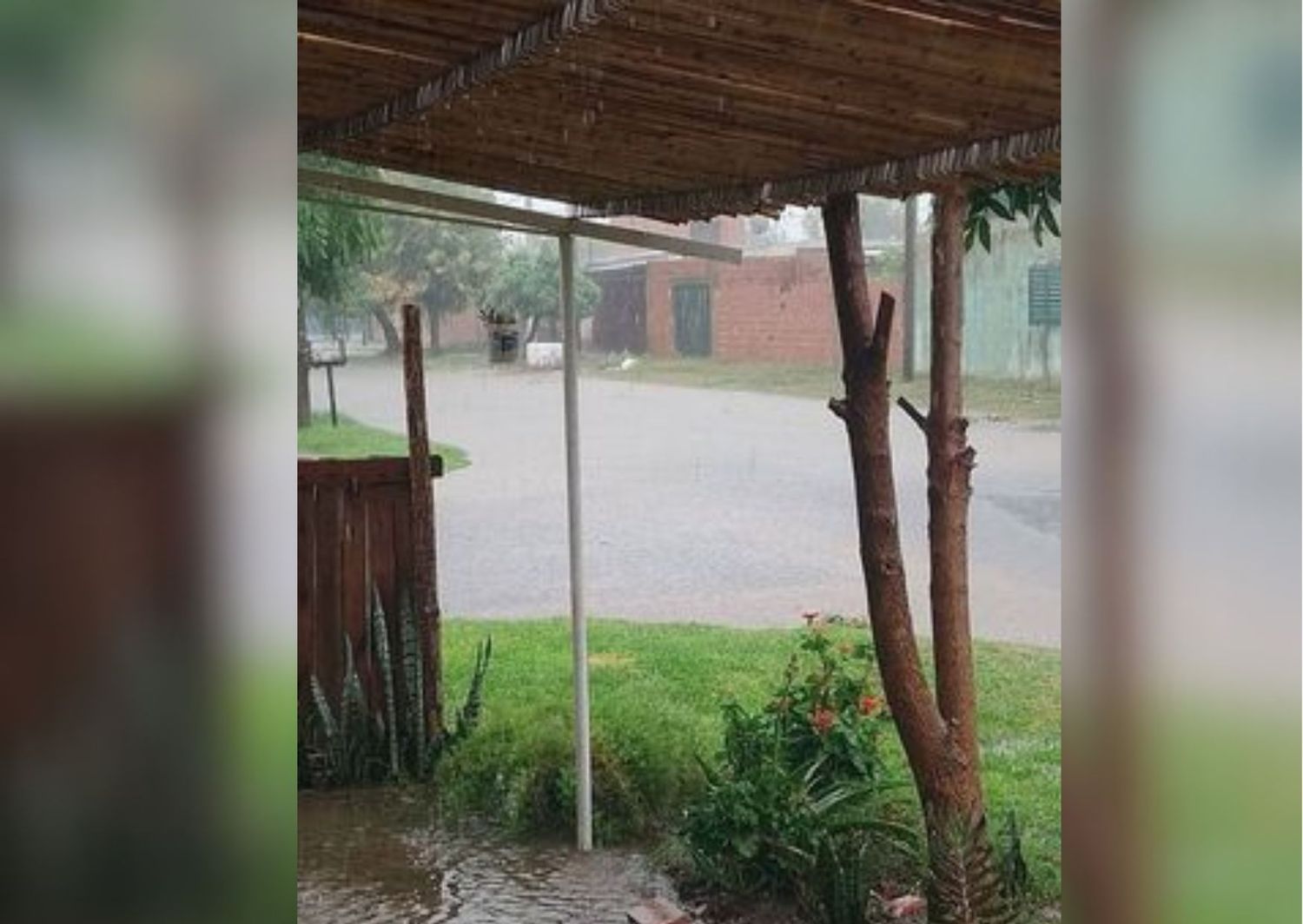 Barrio San Francisco: “Tenemos que salir en canoa de acá”