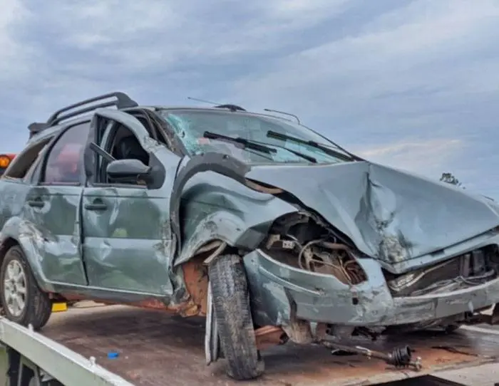 Camión encerró a un auto  en Autovía Artigas y hubo dos hospitalizados