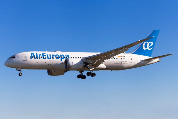 Lufthansa and Air France-KLM cool interest in Air Europa but keep door open to negotiations