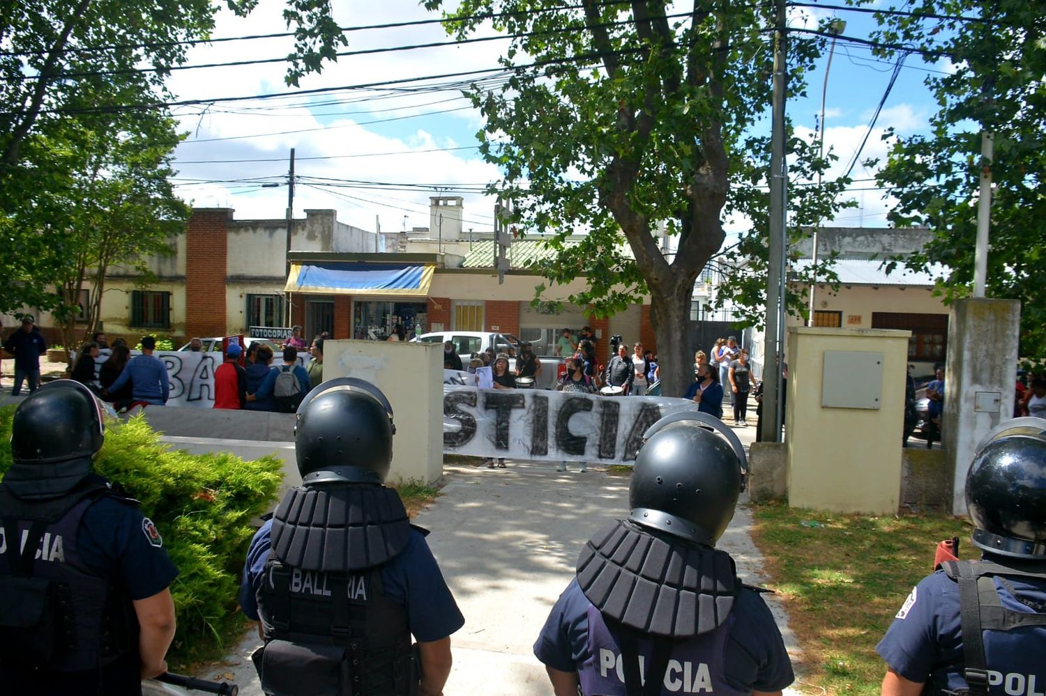 Familiares del joven atropellado se movilizaron a la Fiscalía para pedir por la detención de Jaureguiber