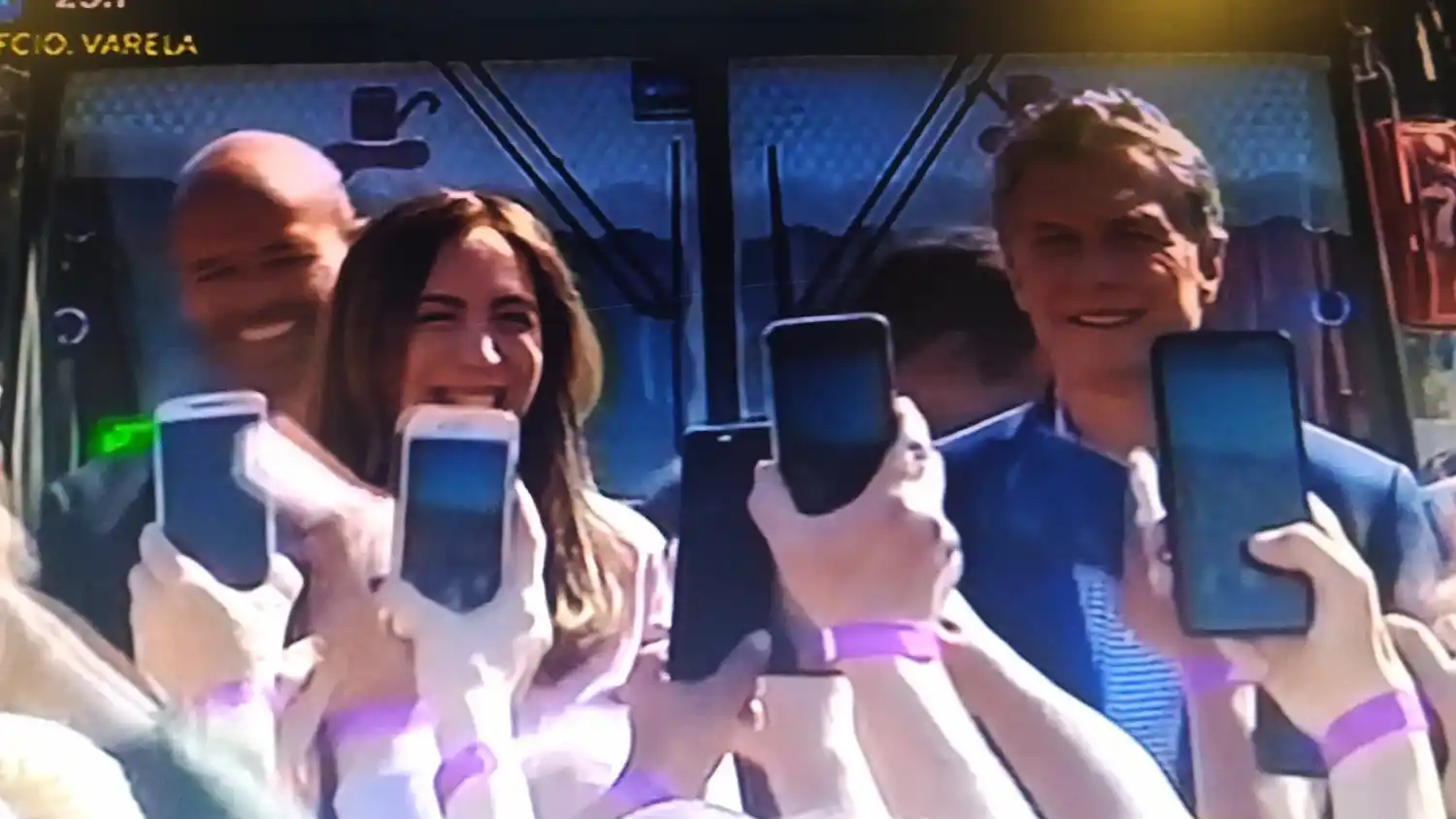 Pocos vecinos y muchos acreditados: Pulseras violetas en el acto de Macri y Vidal en Florencio Varela