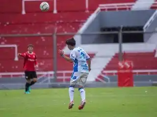 La Crema cayó 3 a 2 ante el Rojo en Avellaneda en el certamen de Reserva de la LPF. Foto:AR