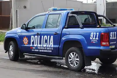 Rosario: un joven fue detenido con moto robada, fue llevado a una comisaría y se fugó