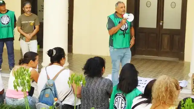 ATE se movilizará este martes por paritarias y contratos