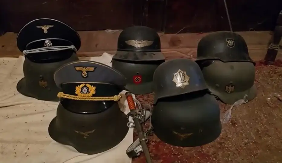 Parte de lo secuestrado en la casa del hombre de 89 años.