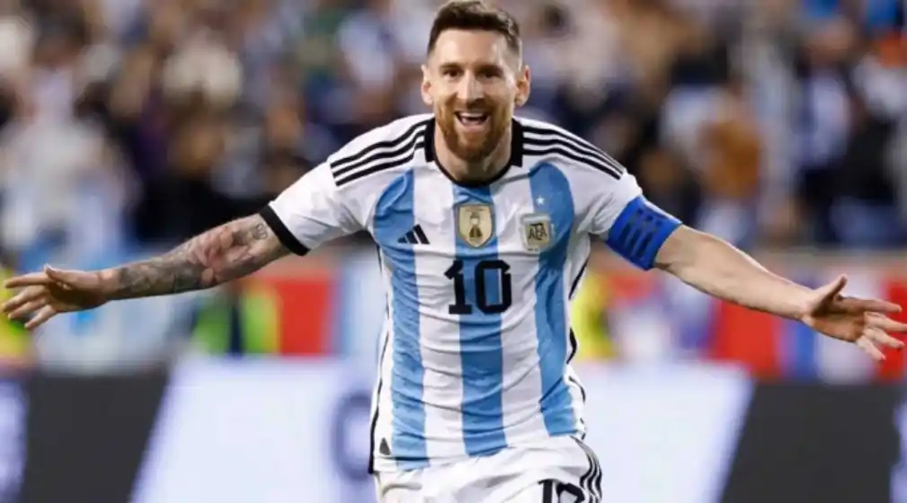 Messi volvió a dejar segundo a Mbappé: fue elegido como el mejor futbolista de 2022