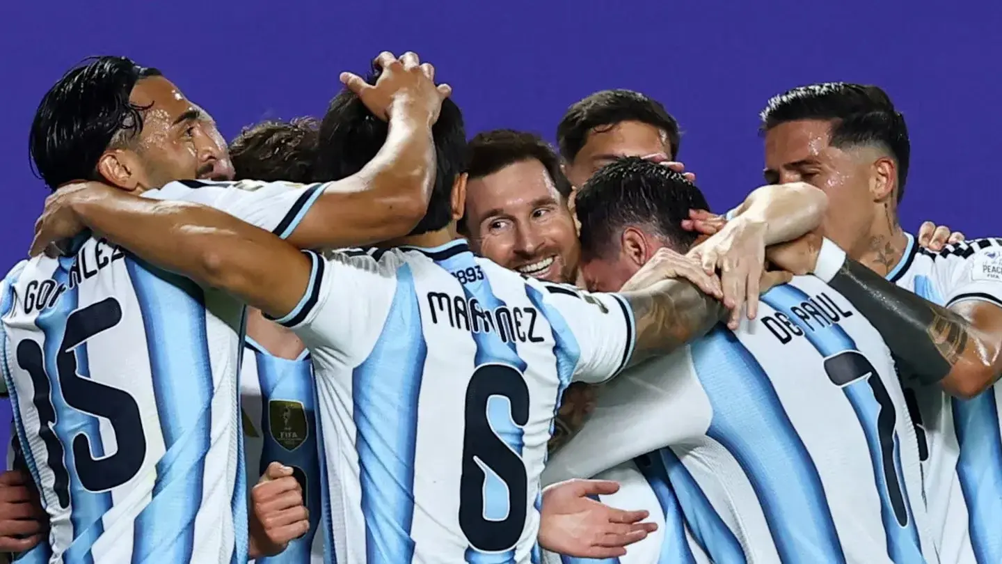 Con la tradicional casaca albiceleste, Argentina enfrentará Cabo Verde por los 16avos. de final del Mundial 2026. Foto: @argentina