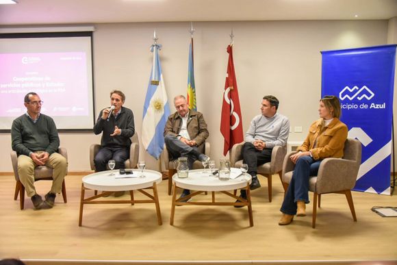 “Seguir arremangándonos y planificar”: Katopodis respaldó a cooperativas en Azul
