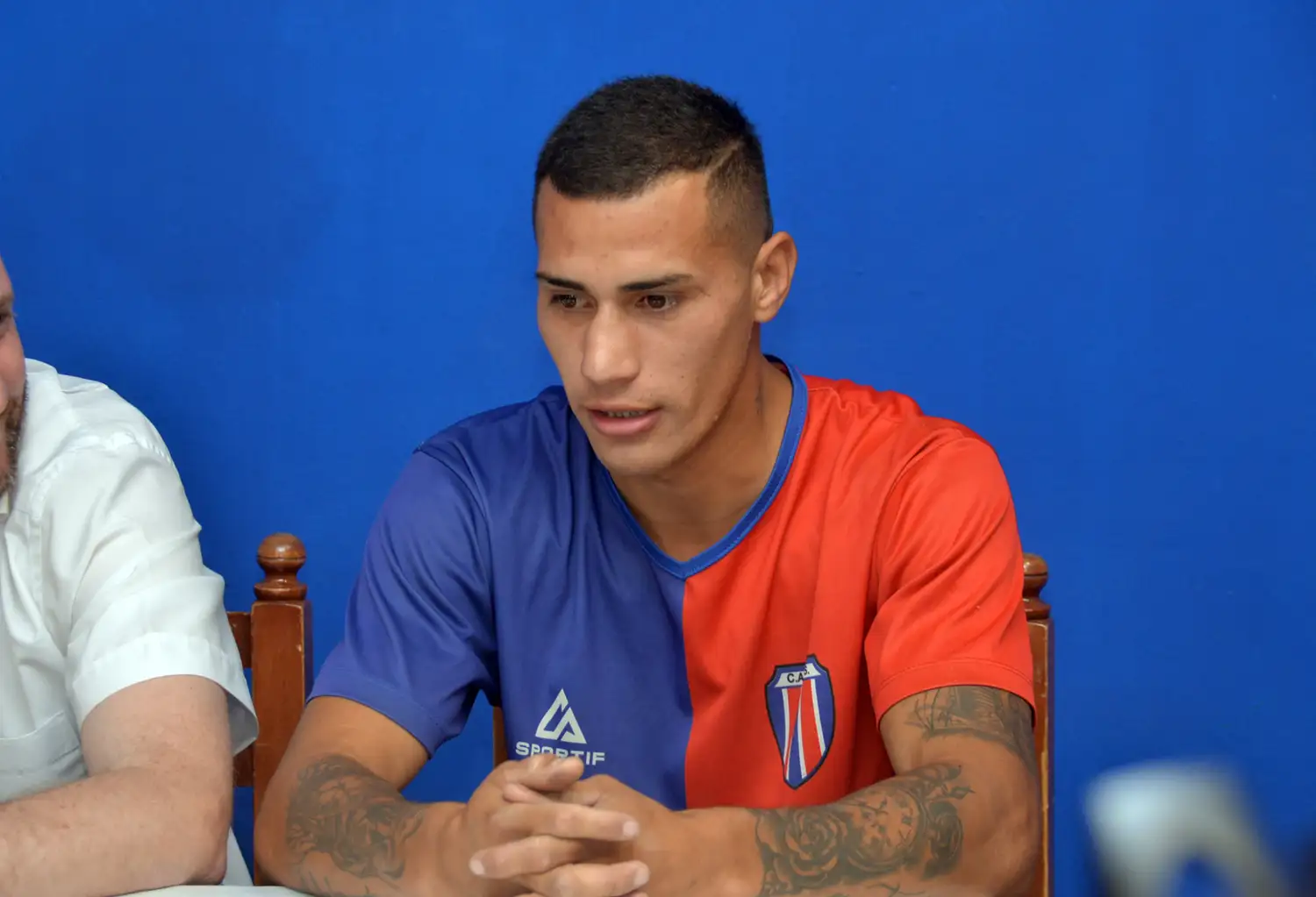 Ferrando realizará mañana su debut profesional.