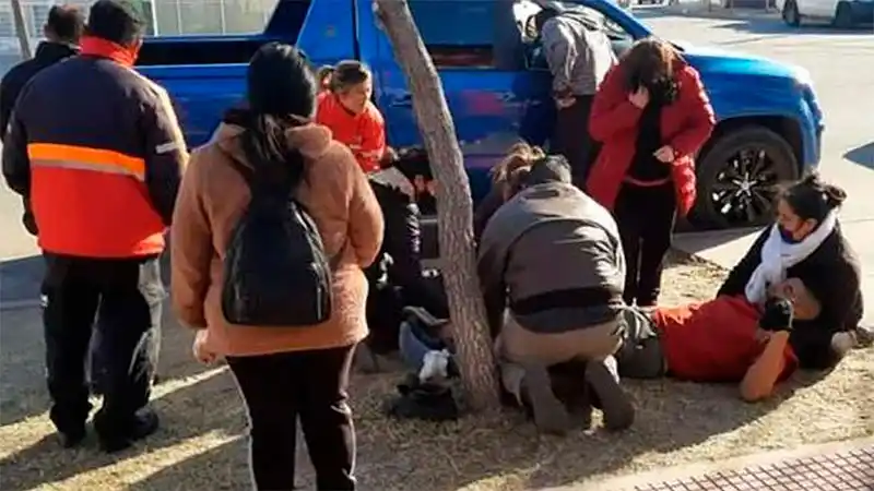 Balearon a una empresaria y a su chofer, le robaron y subieron un video festejando con los fajos de dinero