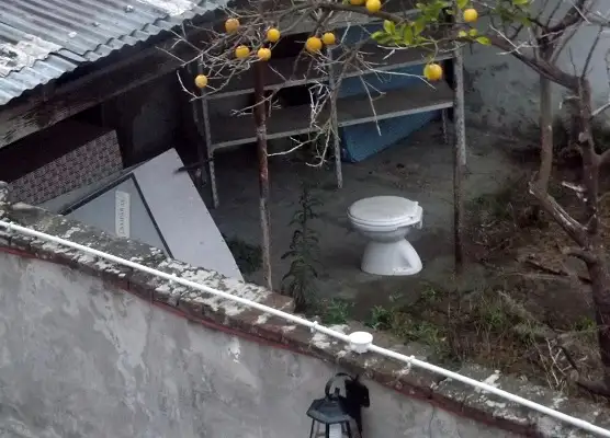 Se fue unos días a Buenos Aires y ladrones le vaciaron la casa