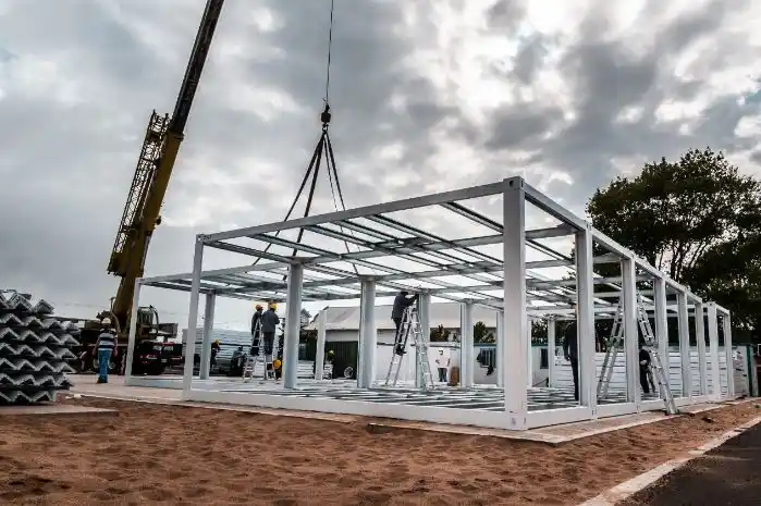 Coronavirus: Avanza la construcción de los centros modulares sanitarios en ciudades turísticas